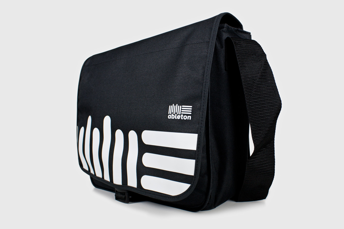 steffenharmuth.com_work_ableton_padded_bag