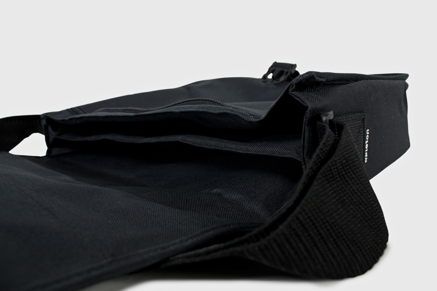 steffenharmuth.com_work_ableton_padded_bag