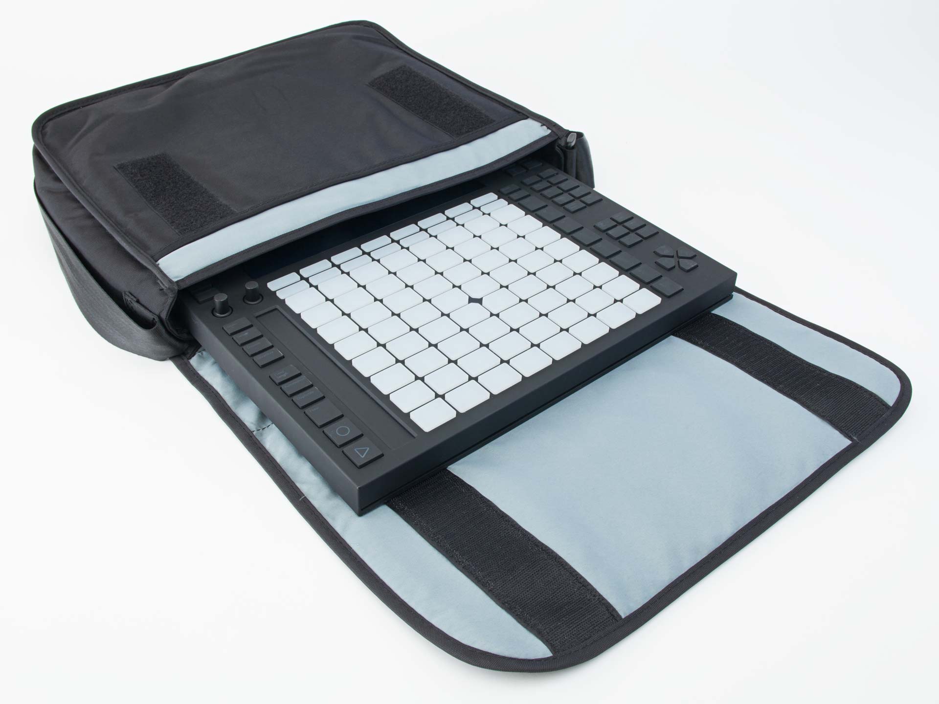 steffenharmuth.com_work_ableton_padded_bag